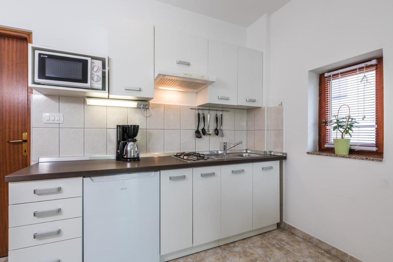Apartments Mikanovic Crikvenica Luaran gambar