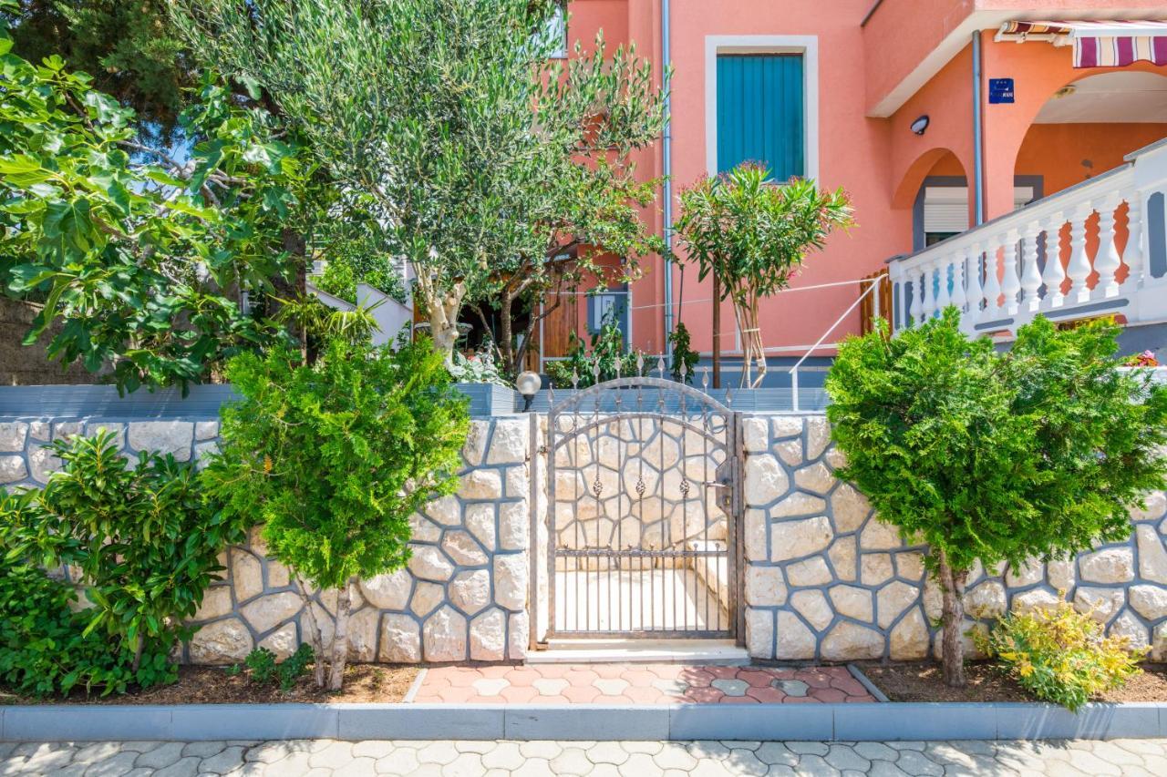 Apartments Mikanovic Crikvenica Luaran gambar