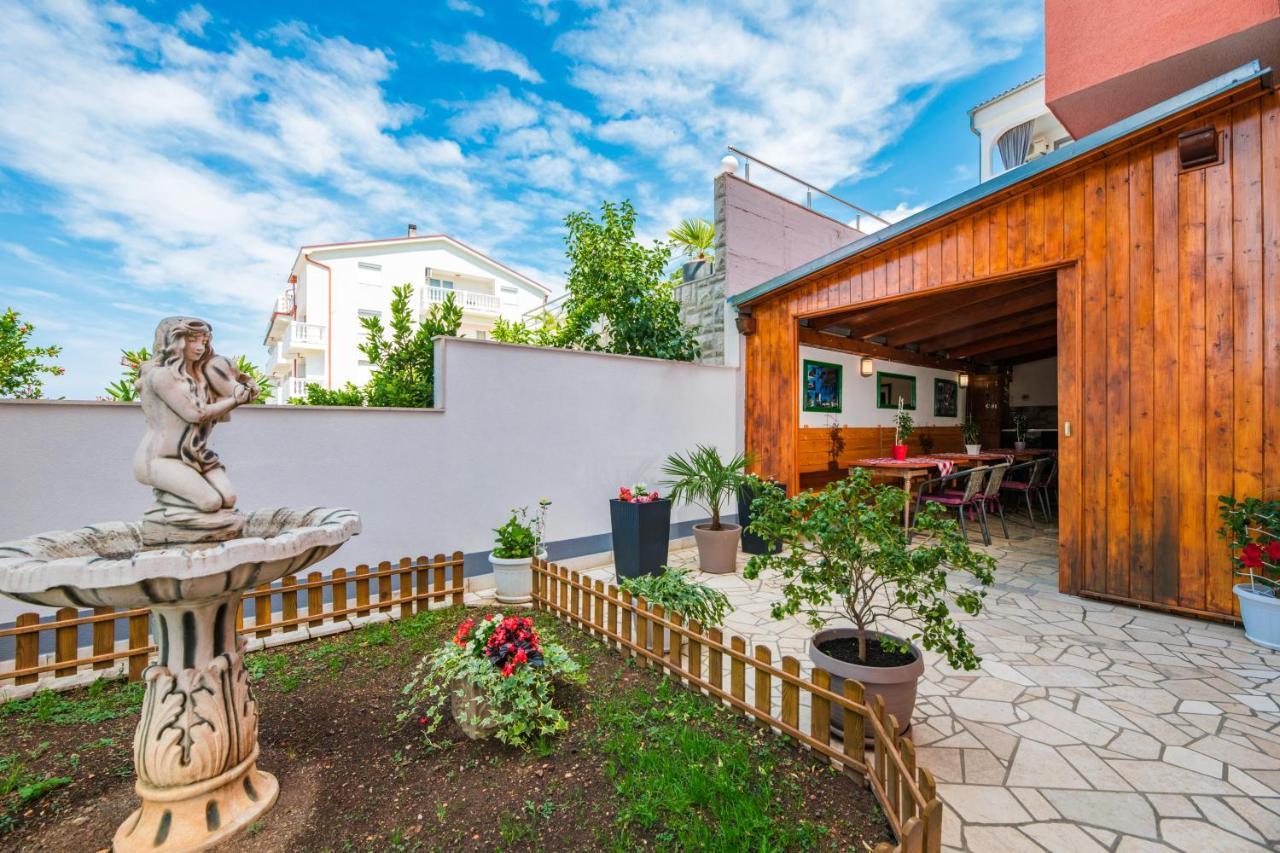 Apartments Mikanovic Crikvenica Luaran gambar