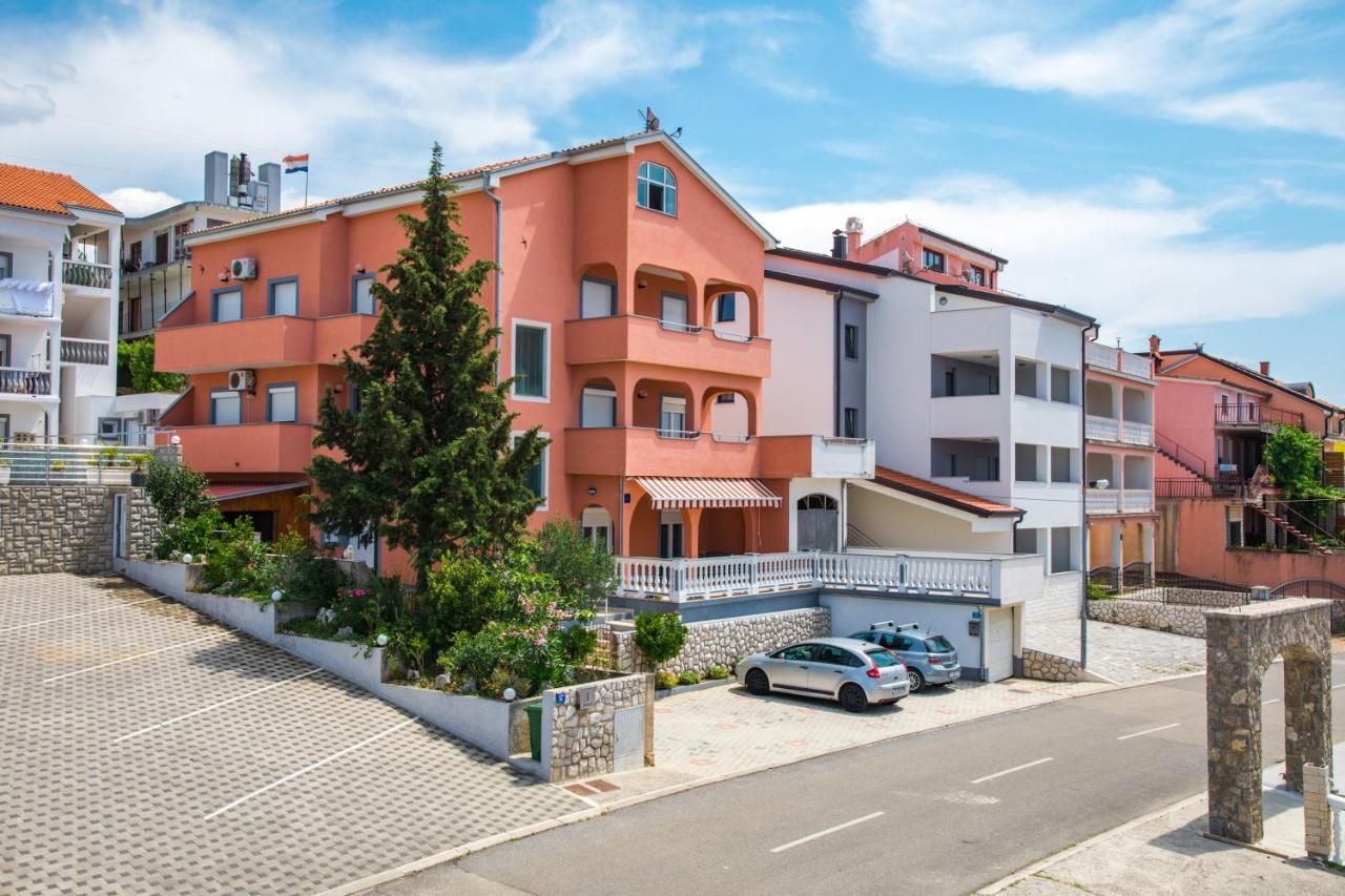 Apartments Mikanovic Crikvenica Luaran gambar