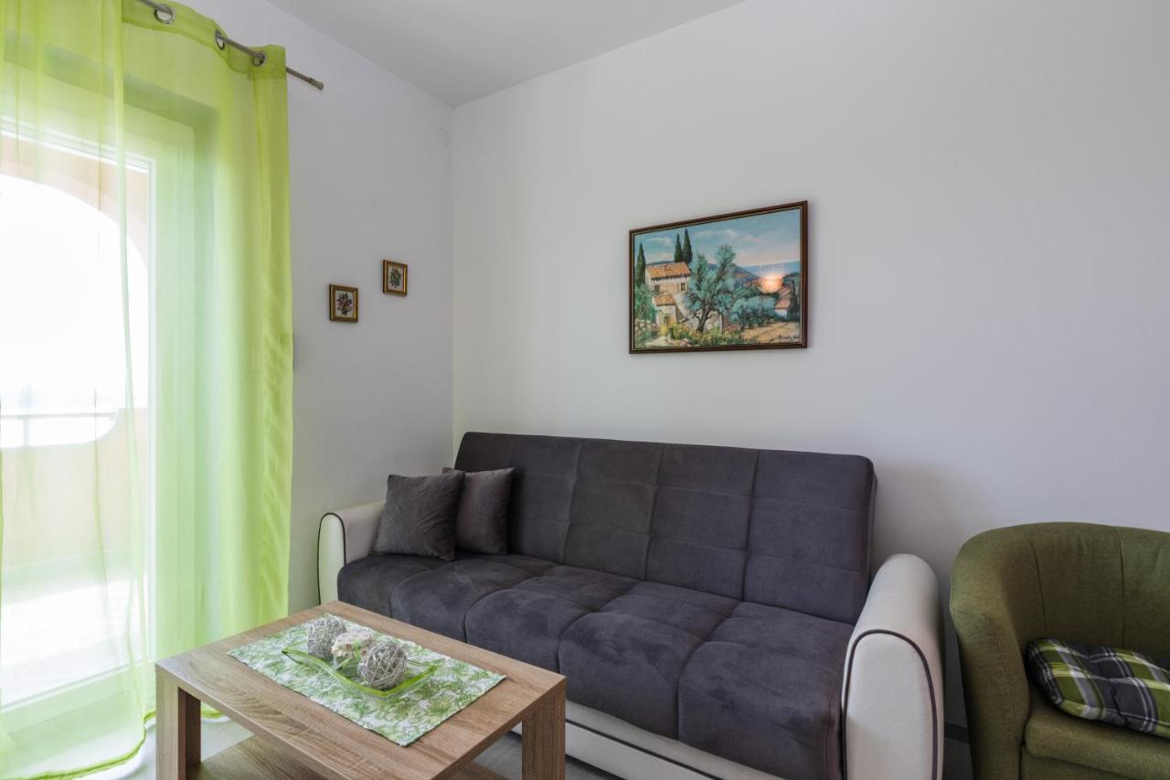 Apartments Mikanovic Crikvenica Luaran gambar