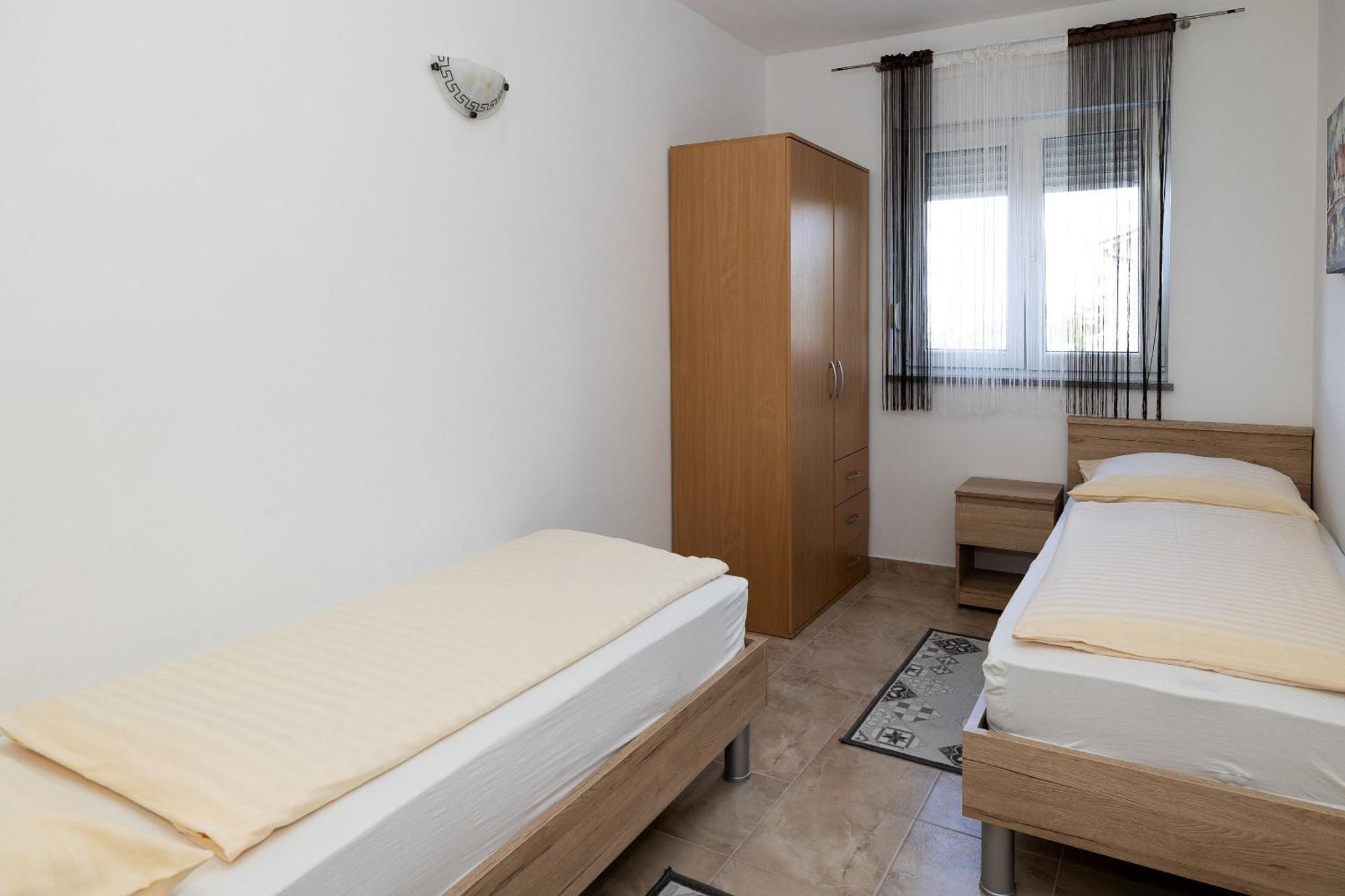 Apartments Mikanovic Crikvenica Luaran gambar