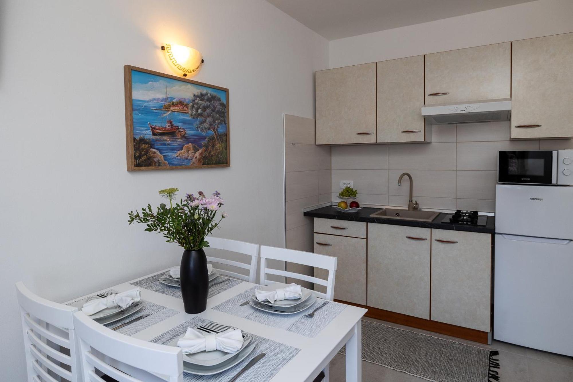 Apartments Mikanovic Crikvenica Luaran gambar