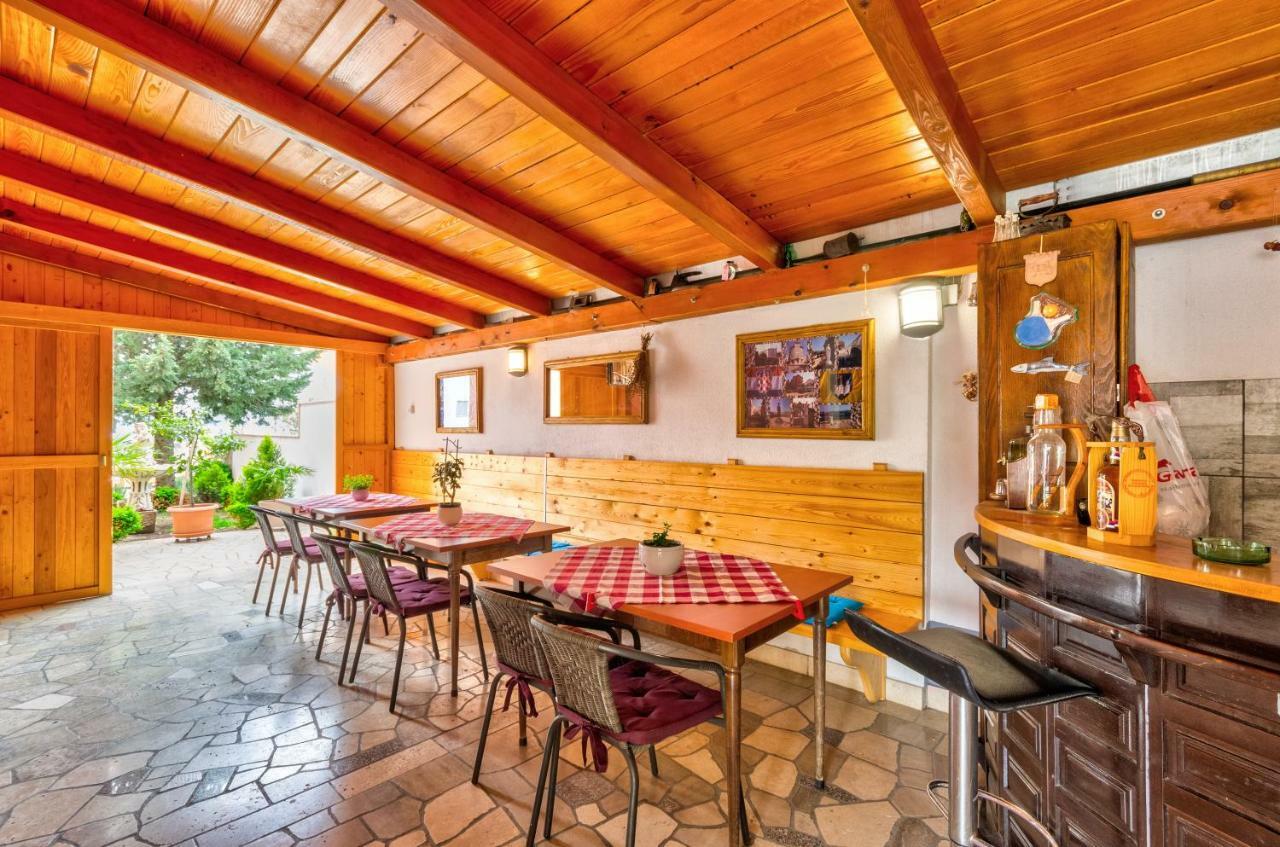 Apartments Mikanovic Crikvenica Luaran gambar